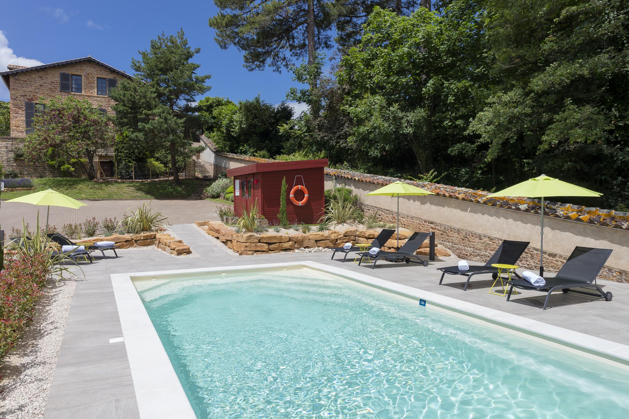 Contact Hotels Le Savigny & Spa Blace Exterior photo